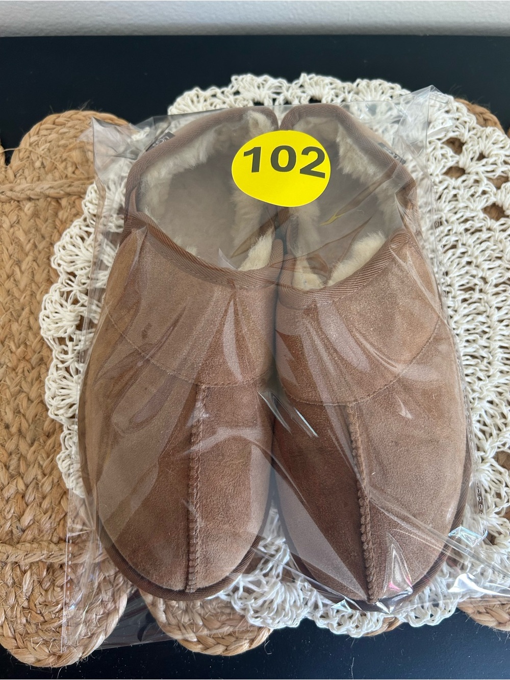 UGG Men’s Leisure Chestnut Suede Sheepskin Slippers Size 8 EU 41 #102 - Picture 13 of 13